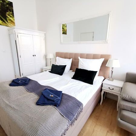 Gastein By Rockchair Apartments L Superhost Status L 2 Bedrooms Boxspringbeds 1,5 Bathrooms - Cozy Family & Business Flair Welcomes You! Berlin Exterior photo