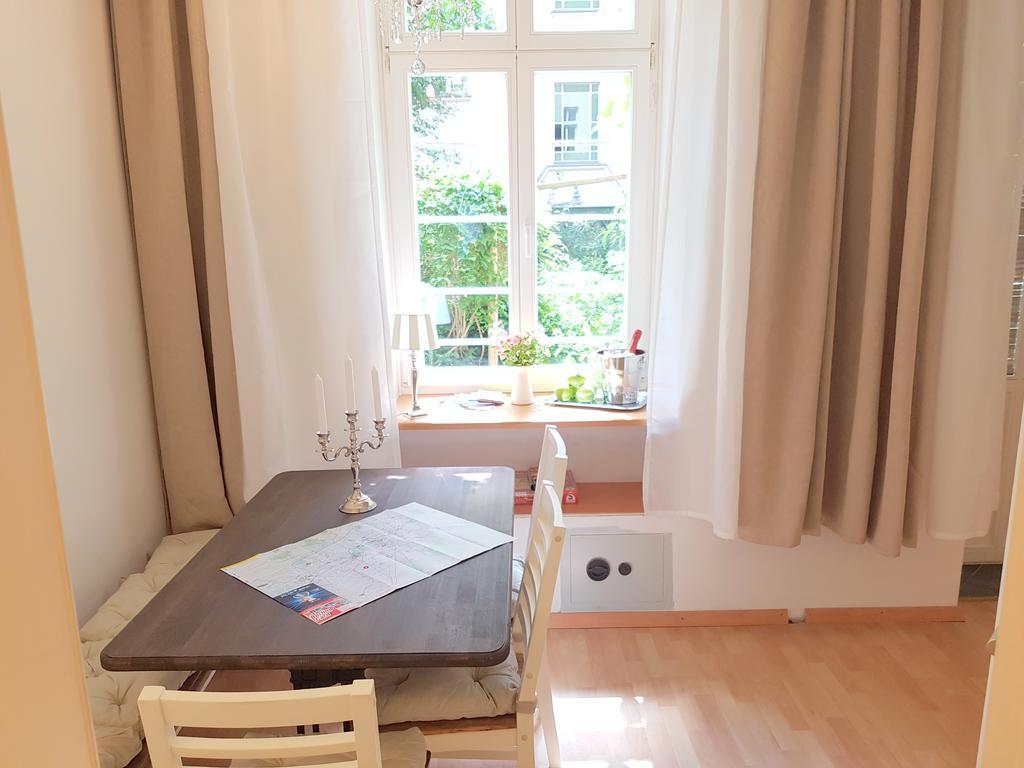 Gastein By Rockchair Apartments L Superhost Status L 2 Bedrooms Boxspringbeds 1,5 Bathrooms - Cozy Family & Business Flair Welcomes You! Berlin Exterior photo