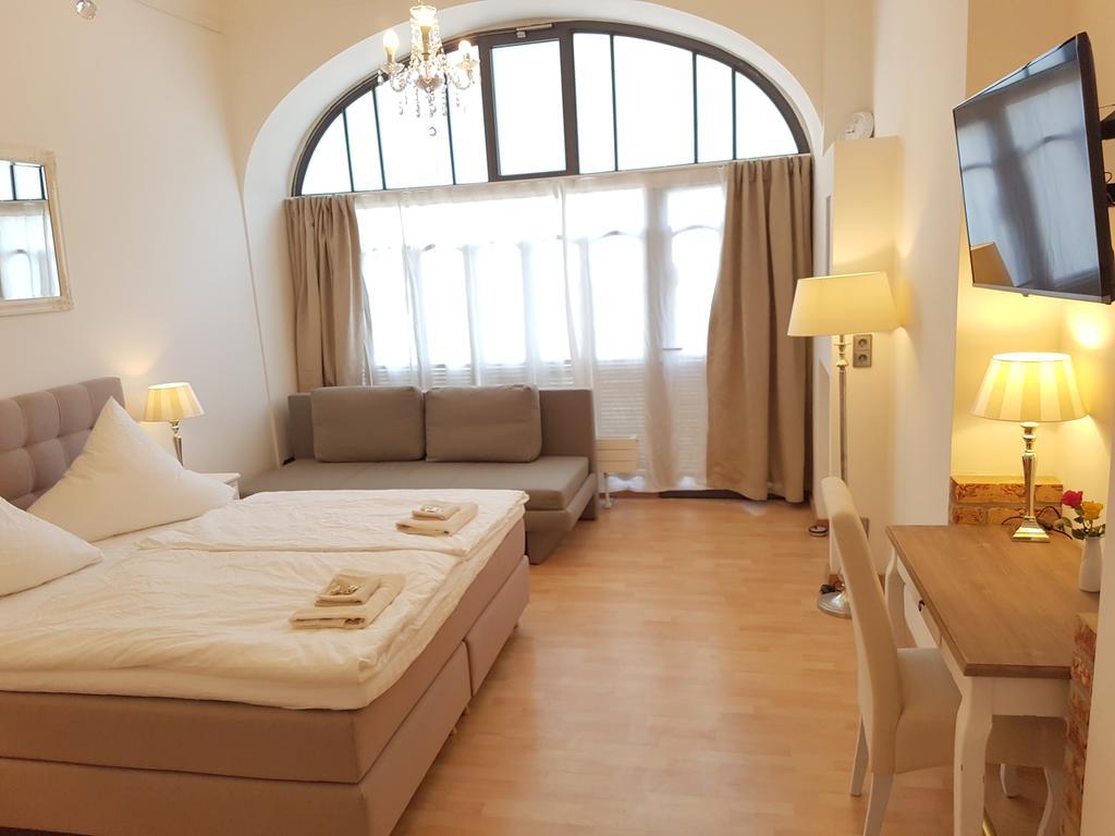 Gastein By Rockchair Apartments L Superhost Status L 2 Bedrooms Boxspringbeds 1,5 Bathrooms - Cozy Family & Business Flair Welcomes You! Berlin Exterior photo