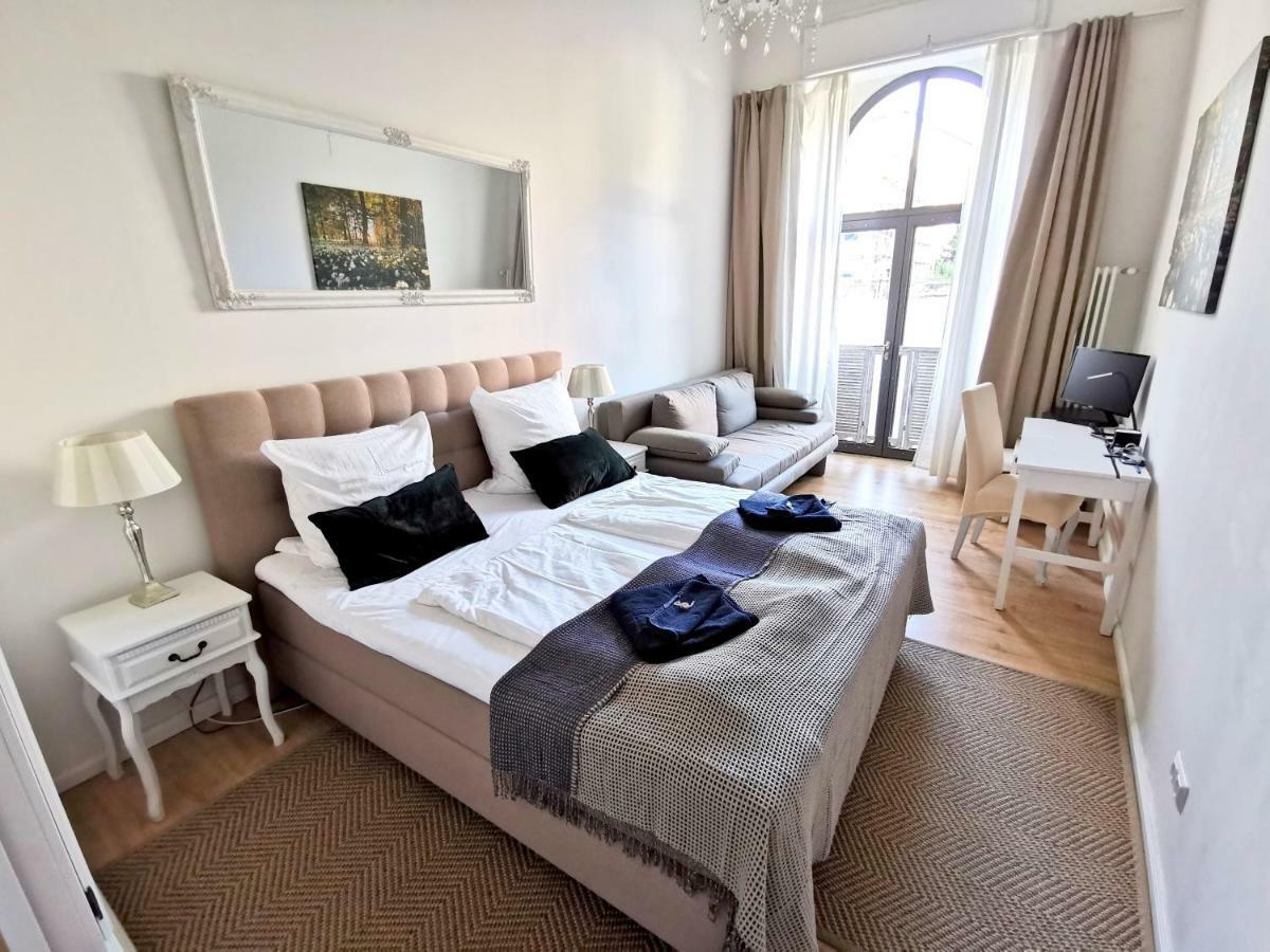 Gastein By Rockchair Apartments L Superhost Status L 2 Bedrooms Boxspringbeds 1,5 Bathrooms - Cozy Family & Business Flair Welcomes You! Berlin Exterior photo
