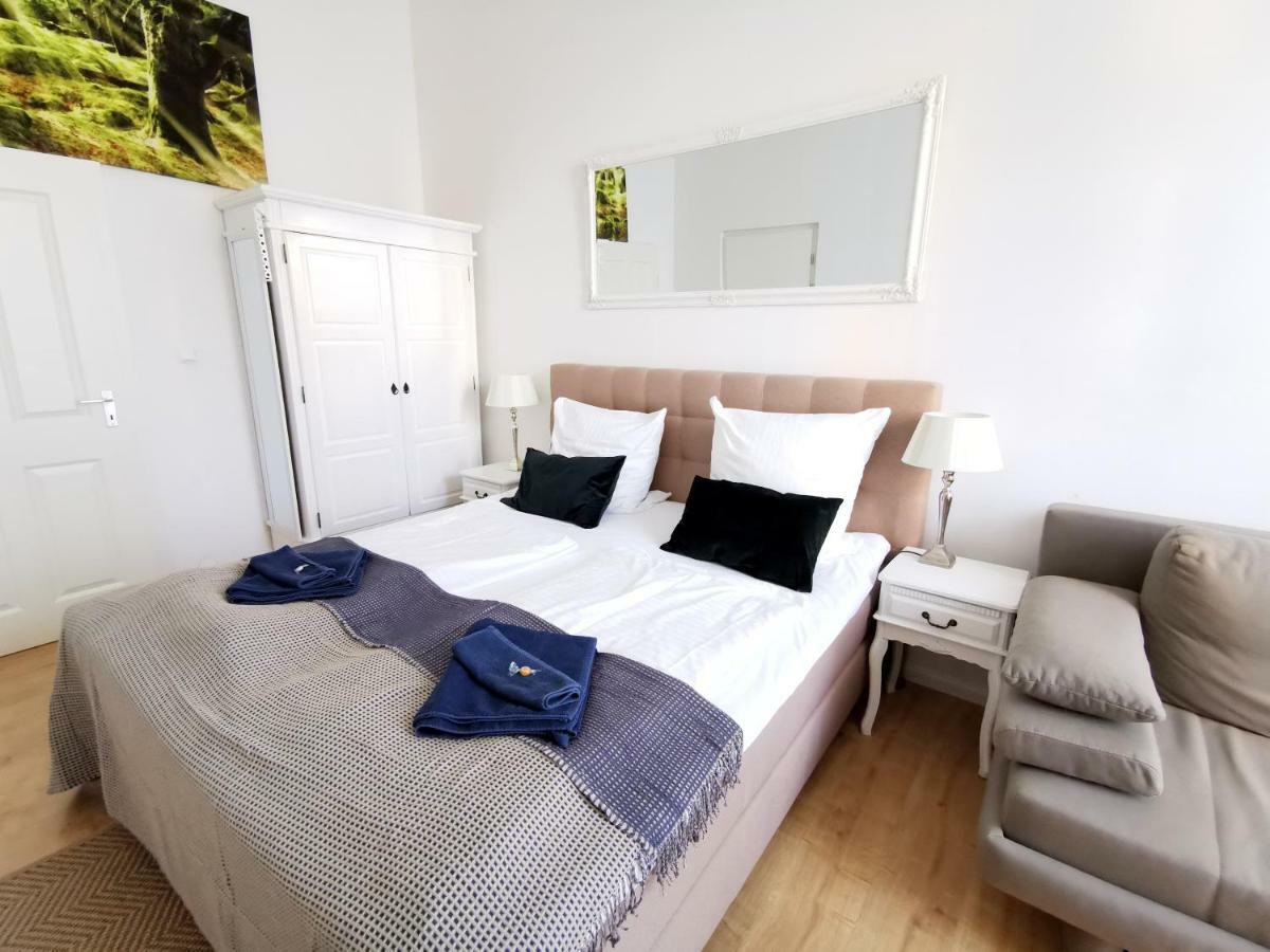 Gastein By Rockchair Apartments L Superhost Status L 2 Bedrooms Boxspringbeds 1,5 Bathrooms - Cozy Family & Business Flair Welcomes You! Berlin Exterior photo