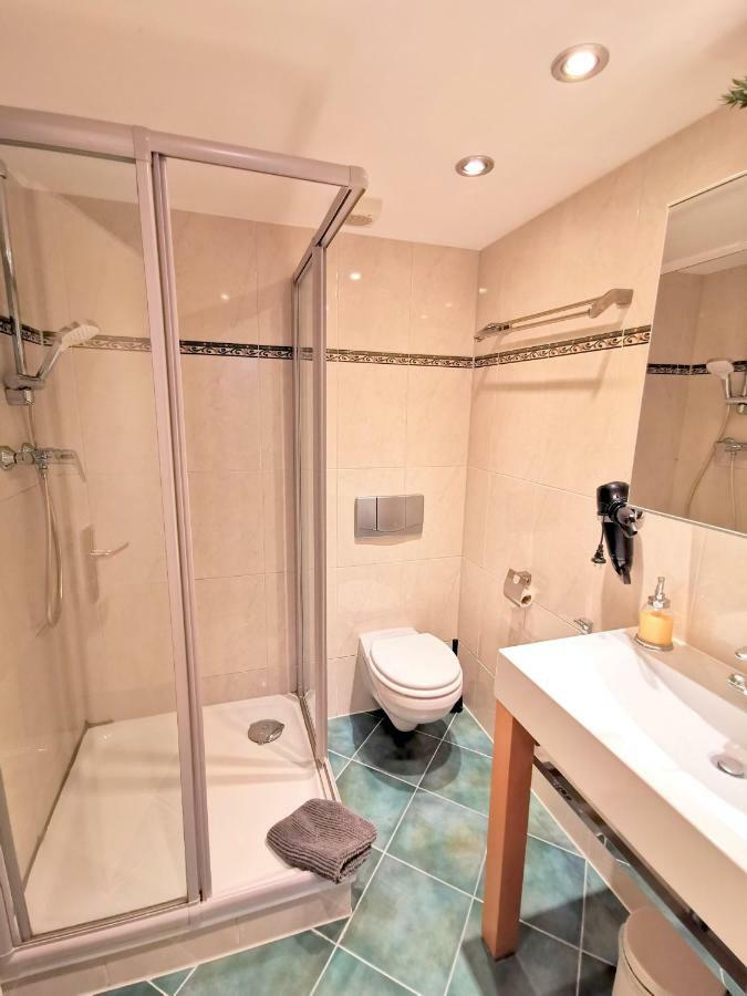 Gastein By Rockchair Apartments L Superhost Status L 2 Bedrooms Boxspringbeds 1,5 Bathrooms - Cozy Family & Business Flair Welcomes You! Berlin Exterior photo