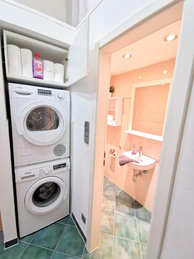 Gastein By Rockchair Apartments L Superhost Status L 2 Bedrooms Boxspringbeds 1,5 Bathrooms - Cozy Family & Business Flair Welcomes You! Berlin Exterior photo